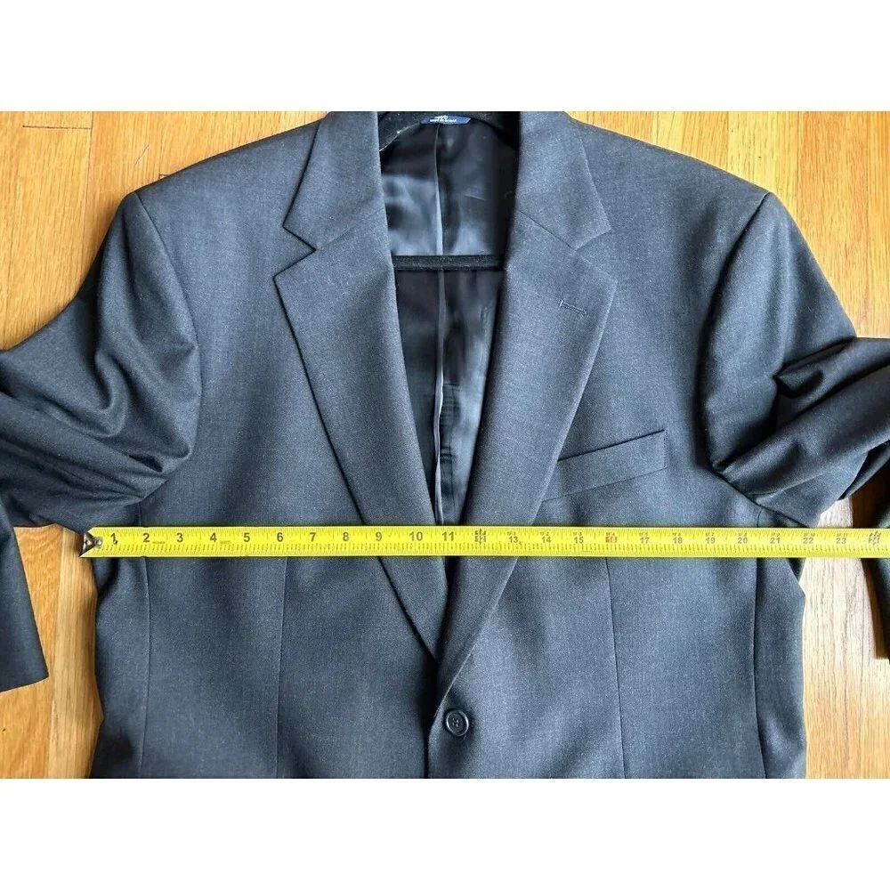 Brooks Brothers Dark Gray Wool Blazer 43 $1,380 made in USA Career Class…​​
